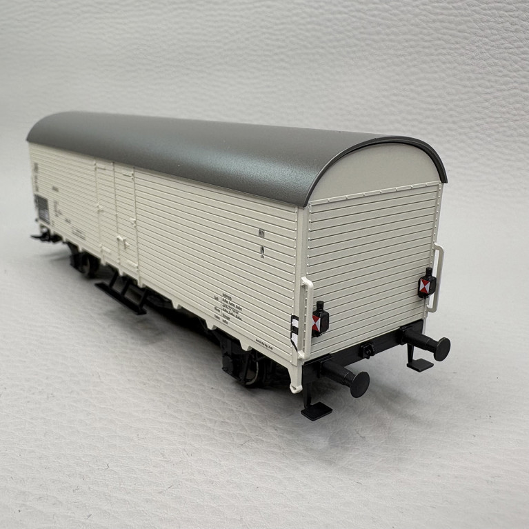 5 wagons marchandises à 2 essieux et feux fin de convoi, DB - MARKLIN 47371