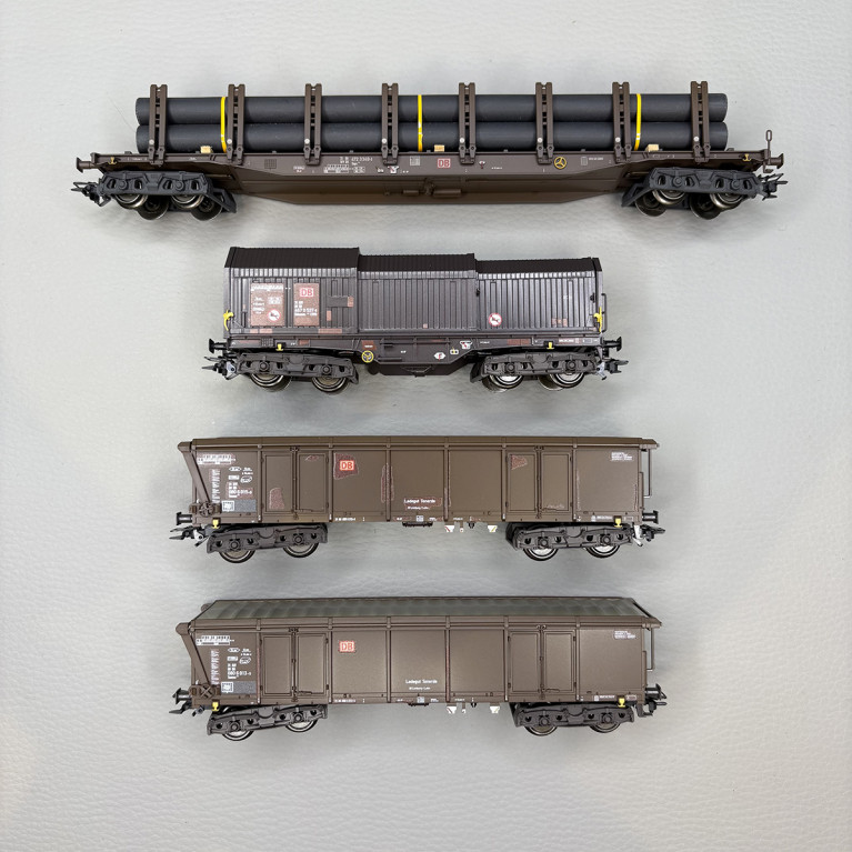 4 wagons marchandises différents avec chargements, DB - MARKLIN 46915