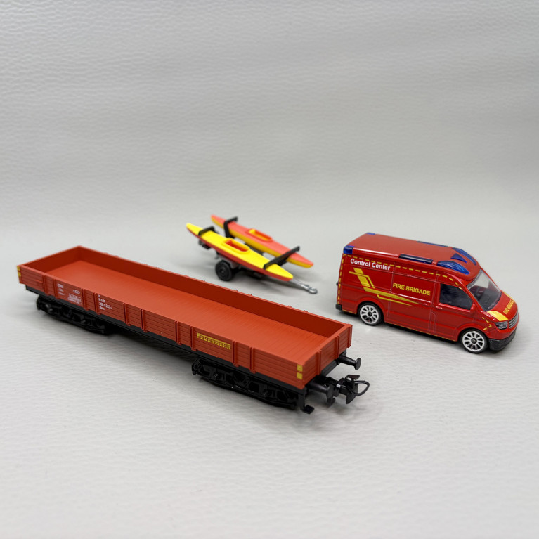 Wagon plat à rebords bas Rlmms, chargement pompier, StART UP  - MARKLIN 00740-02