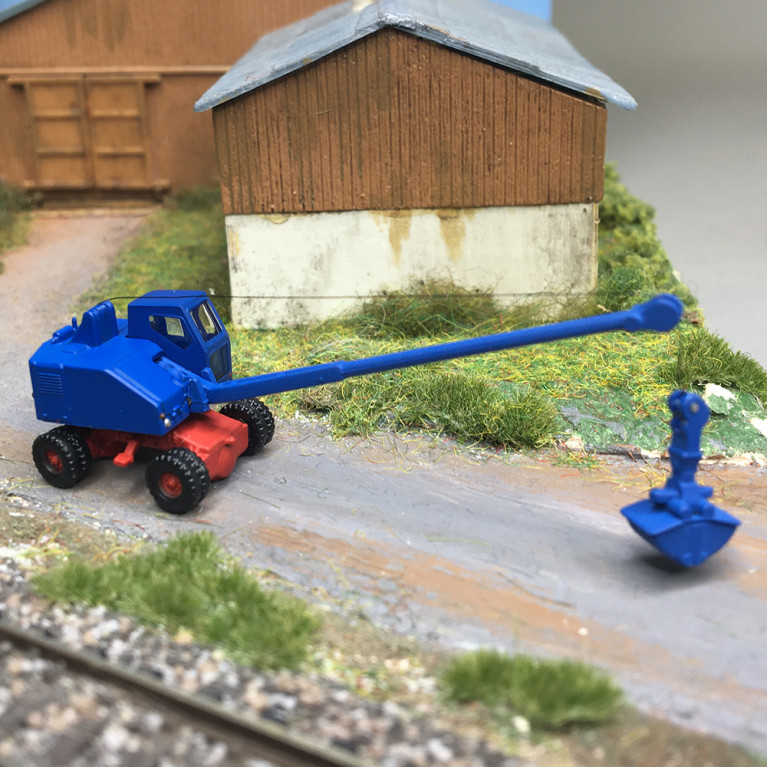 Excavatrice Fuschs F 301, flèche en treillis avec pelle, bleu rouge, 1957 - MINIS LC4702 - N 1/160