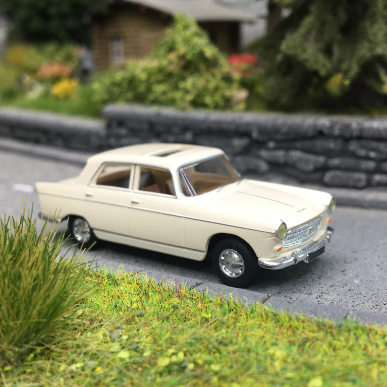 Peugeot 404 blanche, toit ouvrant 1960 - SAI 2130 - HO 1/87