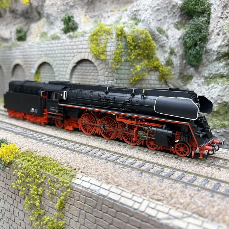 Locomotive à vapeur BR 01 0529-6, DR, Ep. IV, digital son - ROCO 7110017 - HO 1/87