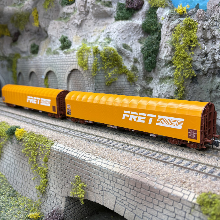 2 wagons à bâche coulissante type Rilns, SNCF, Ep. IV et V - ROCO 6600161 - HO 1/87
