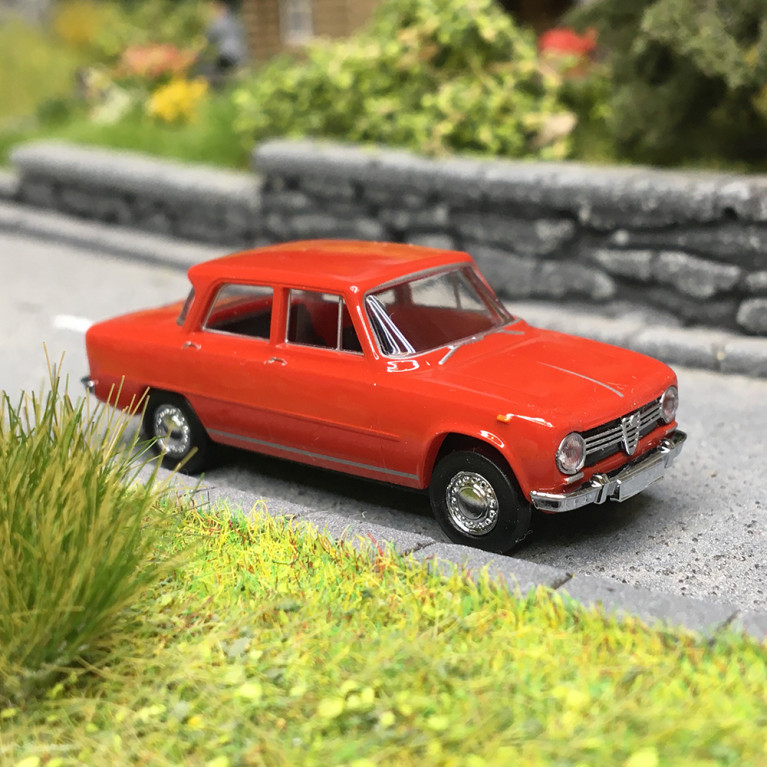 Alfa Romeo Giulia 1300, rouge, 1964 - BREKINA 29508 - HO 1/87