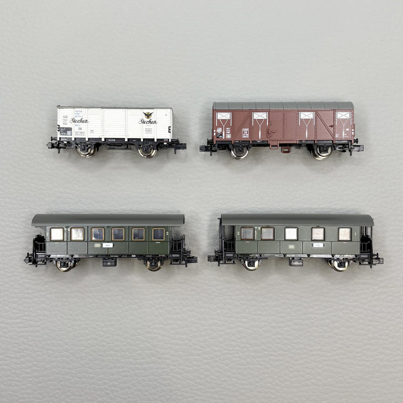 Train de voyageur + wagons marchandises, DB - MINITRIX 15002