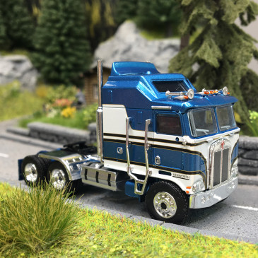 Tracteur Kenworth K100 aerodyne, bleu métallisé / gris, 1956 - BREKINA 85725 - HO 1/87