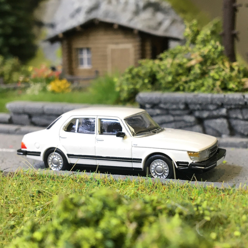 Saab 900 berline, blanc, 1981 - PCX870757 - HO 1/87