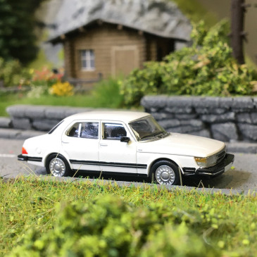 Saab 900 berline, blanc, 1981 - PCX870757 - HO 1/87