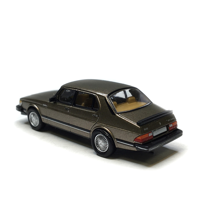 Saab 900 turbo berline, brun métallisé, 1981 - PCX870758 - HO 1/87