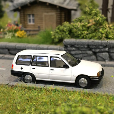Opel Kadett E Caravan, blanc, 1989 - PCX870496 - HO 1/87