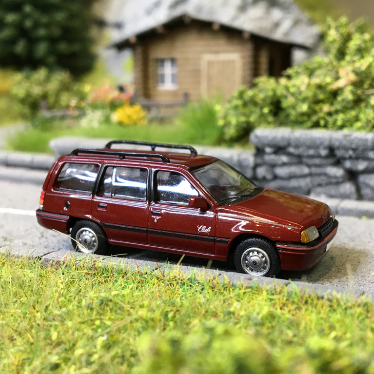 Opel Kadett E Caravan, rouge foncé métallisé, 1989 - PCX870499 - HO 1/87