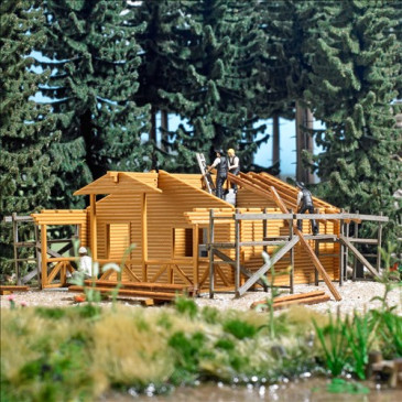 Kit : Cabane en rondins en construction - BUSCH 1855 - HO 1/87