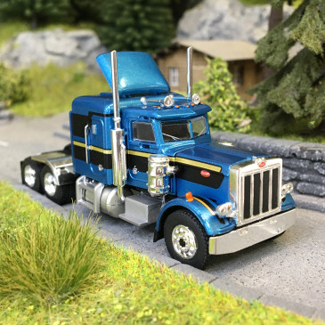 Tracteur Peterbilt 359, bleu métallisé / noir, 1973 - BREKINA 85718 - HO 1/87