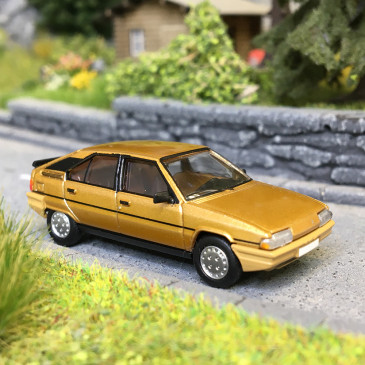 Citroën BX 16 pase 1, beige verni métallisé, 1983 - SAI 6480 - HO 1/87