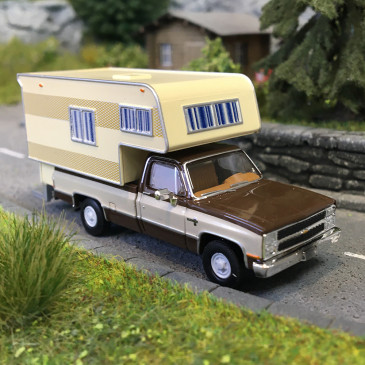 Chevrolet C20, camping-car, brun / beige clair, 1982 - BREKINA 19664 - HO 1/87