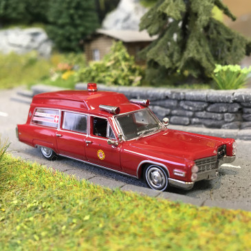 Cadillac Miller Meteror, rouge, 1966 - BREKINA 19775 - HO 1/87