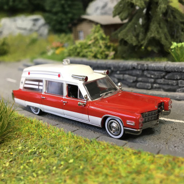 Cadillac Miller Meteror, rouge/blanc, 1966 - BREKINA 19776 - HO 1/87