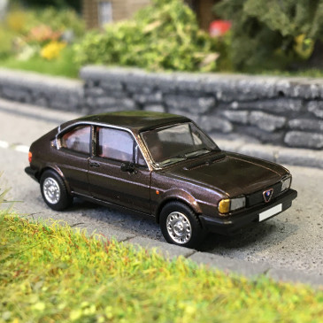 Alfa Roméo Alfasud Ti, brun foncé métallisé, 1980 - PCX870710 - HO 1/87