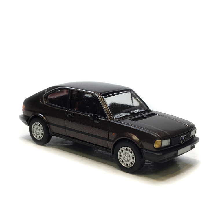 Alfa Roméo Alfasud Ti, brun foncé métallisé, 1980 - PCX870710 - HO 1/87