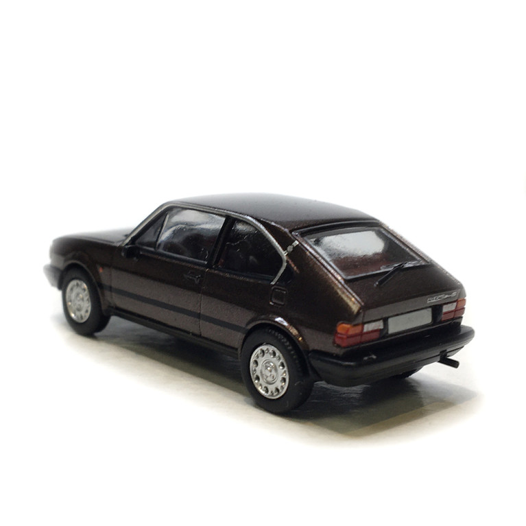 Alfa Roméo Alfasud Ti, brun foncé métallisé, 1980 - PCX870710 - HO 1/87