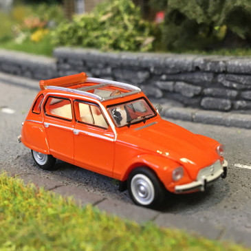 Citroën Dyane avec conductrice, orange, 1973 - SAI 1331 - HO 1/87
