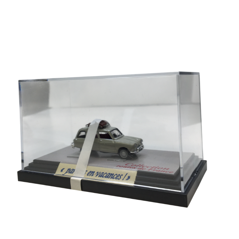 Citroën AMI 6 Break, gris rosé, galerie de toit et 2 valises - SAI 1711 - HO 1/87