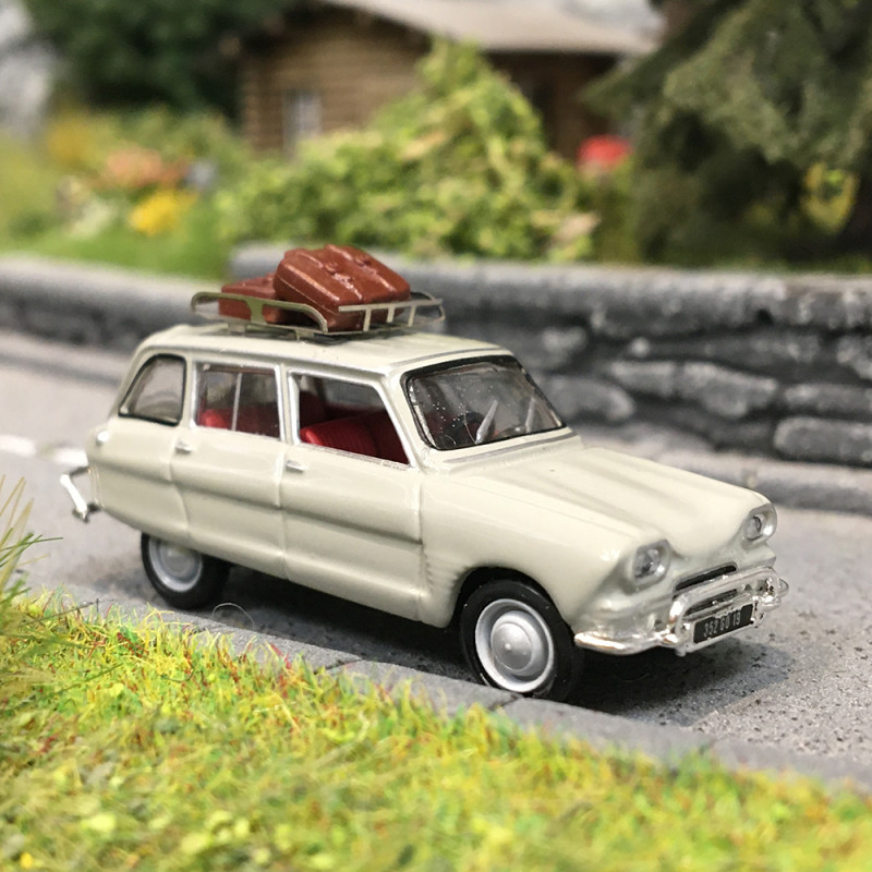Citroën AMI 6 Break, gris rosé, galerie de toit et 2 valises - SAI 1711 - HO 1/87