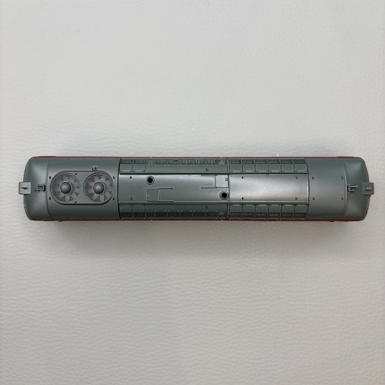 Locomotive diesel  BB 67613, rouge Capitole, logo nouille, SNCF - REE MB-243
