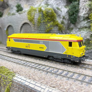 Locomotive diesel  BB 67608, INFRA, logo Carmillon, Nevers, SNCF, Ep. VI - REE MB-242 - HO 1/87