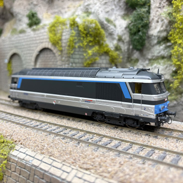 Locomotive diesel  BB 67424, Isabelle, logo Casquette, Bordeaux, SNCF, Ep. VI - REE MB-240 - HO 1/87