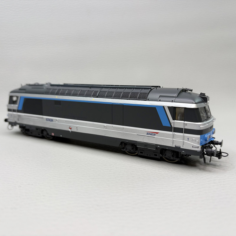 Locomotive diesel  BB 67424, Isabelle, logo Casquette, Bordeaux, SNCF - REE MB-240SAC