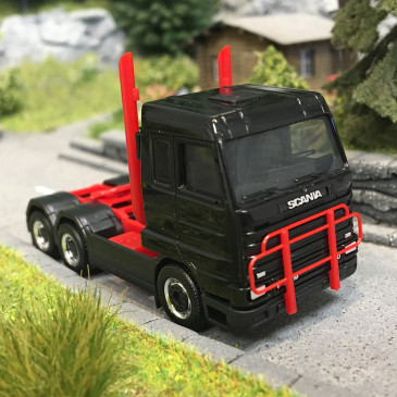 Scania 143 Streamline Tracteur routier 3 essieux (6x4), noir - HERPA 316743-002 - HO 1/87