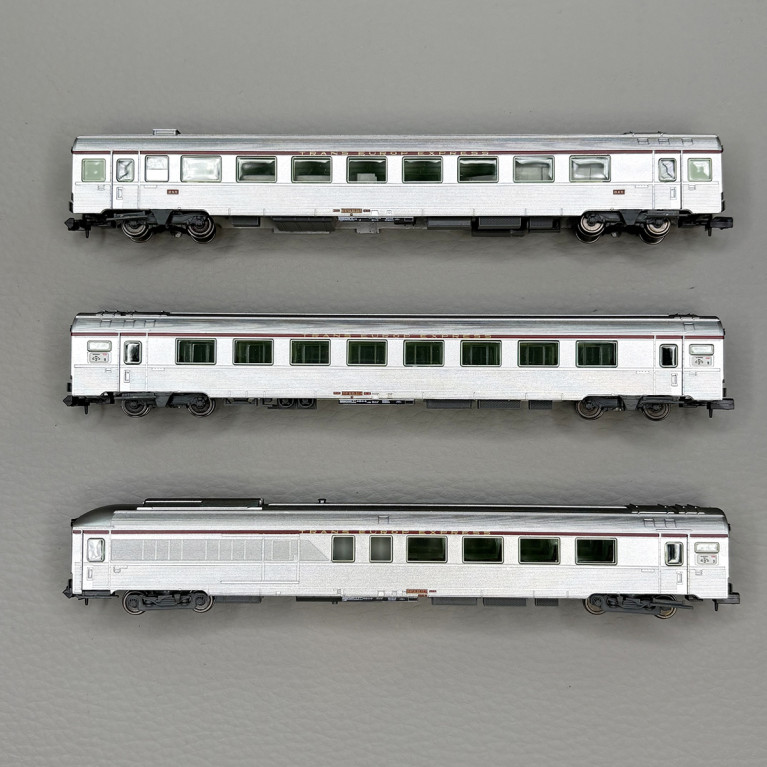 3 voitures TEE "Mistral", (Arux + A8u + AD4tux) Nice-Paris, SNCF - ARNOLD HN4501