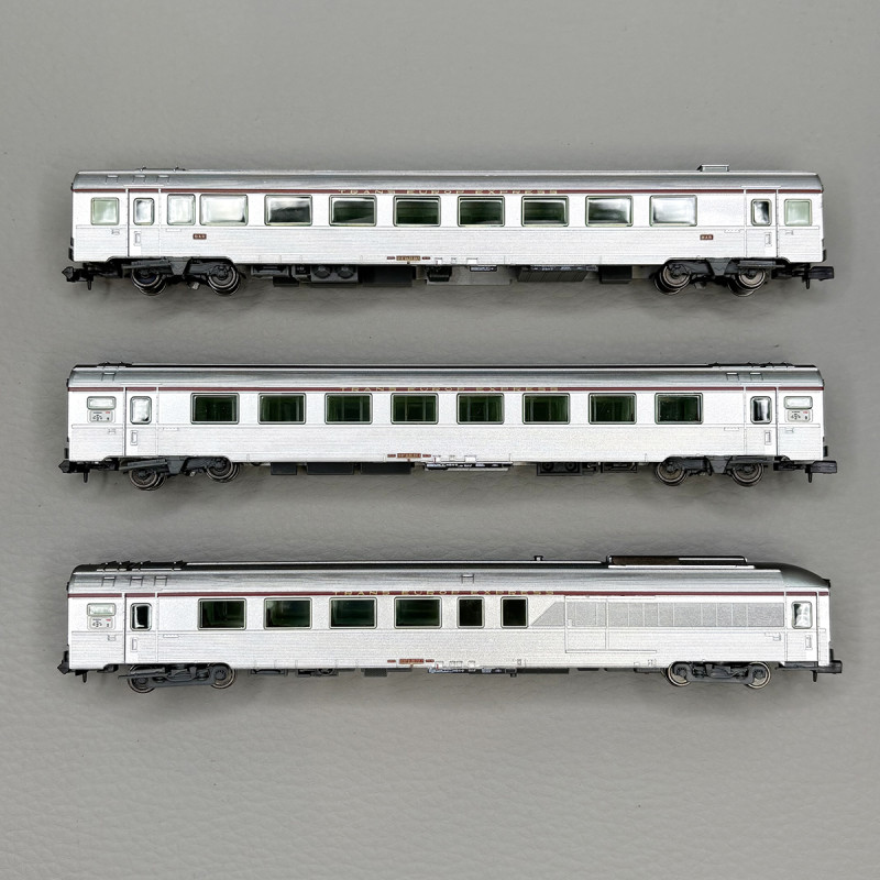 3 voitures TEE "Mistral", (Arux + A8u + AD4tux) Nice-Paris, SNCF - ARNOLD HN4501