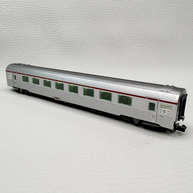 Voiture TEE "Mistral", (A8tu) Nice-Paris, SNCF - ARNOLD HN4503