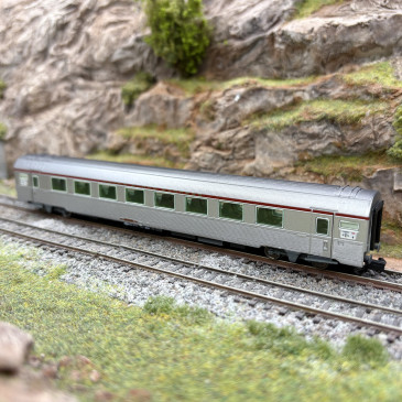 Voiture TEE "Mistral", (A8tu) Nice-Paris, SNCF, Ep. IV - ARNOLD HN4503 - N 1/160