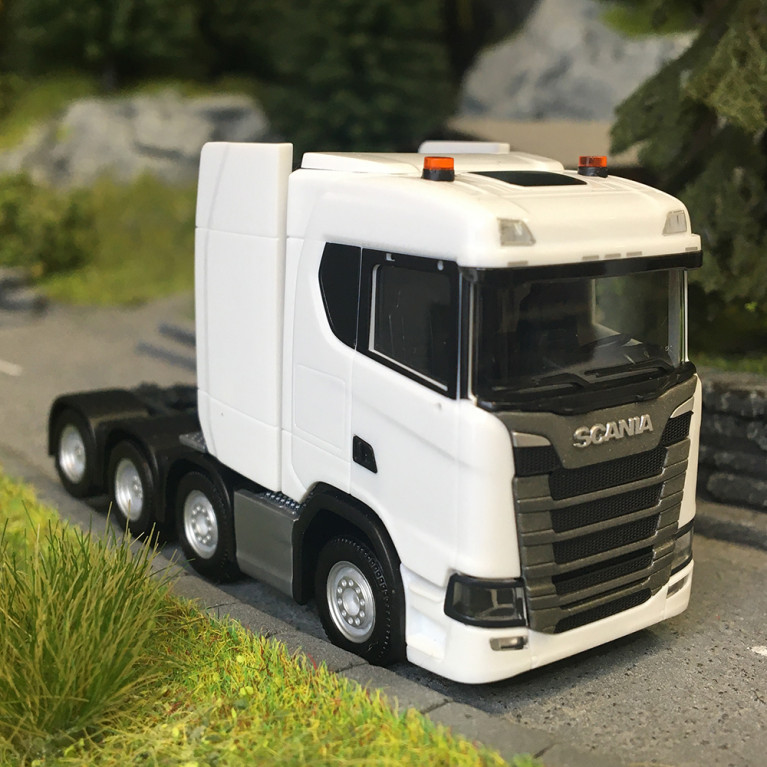 Tracteur lourd Scania CS 20 ND, 4 essieux, blanc - HERPA 315753-003 - HO 1/87