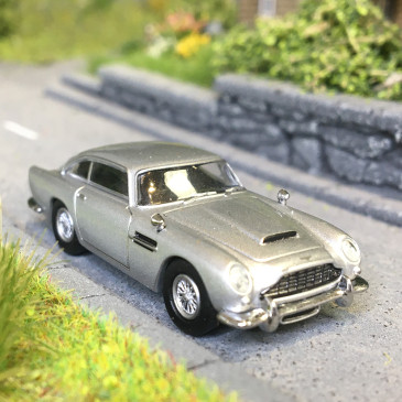 Aston Martin DB5 coupé, gris argent "James Bond" - BREKINA 15225 - HO 1/87
