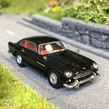 Aston Martin DB5 coupé, noir, 1964 - BREKINA 15232 - HO 1/87