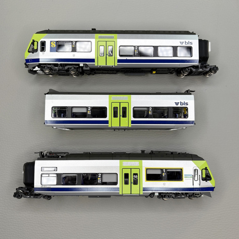 Automotrice RAbE 525 010, NINA "Gerzensee", 3 éléments, BLS - LSMODELS 17202DCS