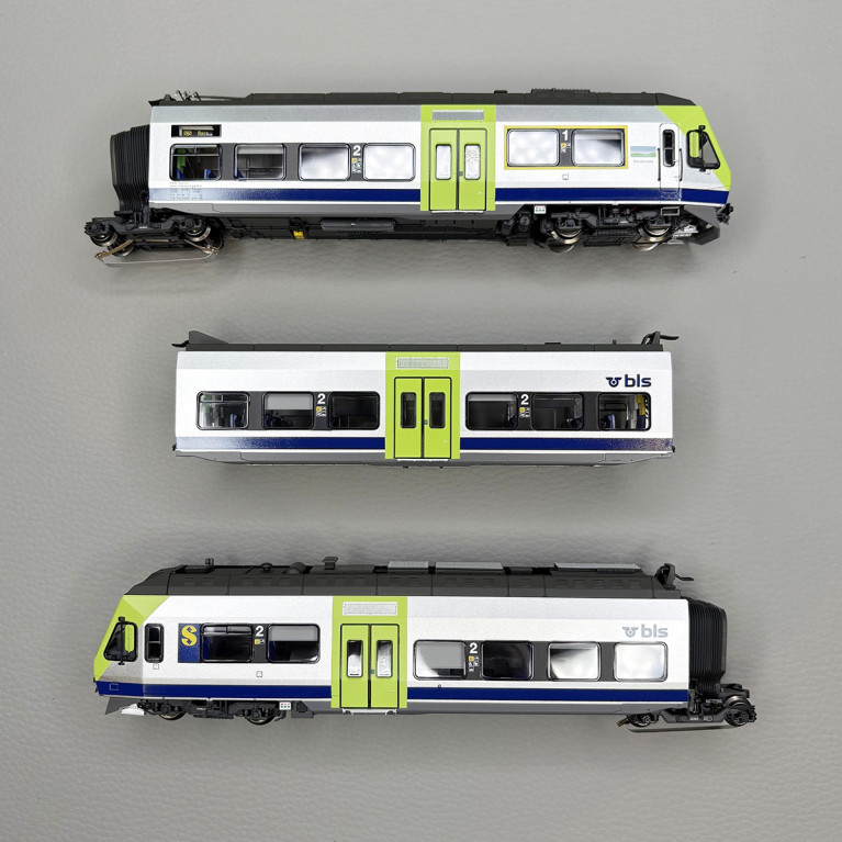 Automotrice RAbE 525 010, NINA "Gerzensee", 3 éléments, BLS - LSMODELS 17202AC