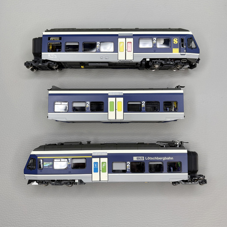 Automotrice RAbE 525 008-9, NINA "La sarine / Saane", 3 éléments, BLS - LSMODELS 17204DCS