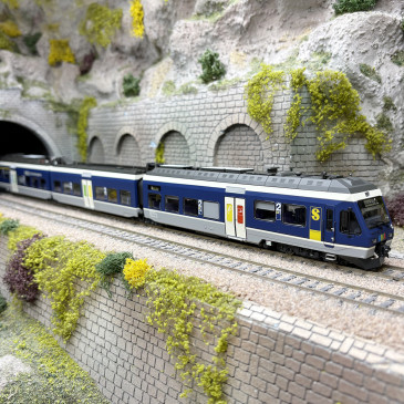 Automotrice RAbE 525 008-9, NINA "La sarine / Saane", 3 éléments, BLS, Ep. V digital son - LSMODELS 17204DCS - HO 1/87