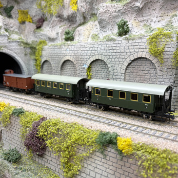 2 voitures 2/3 CL BCi, 3 CL Ci et un wagon couvert G, Ep. III - ROCO 6200040 - HO 1/87