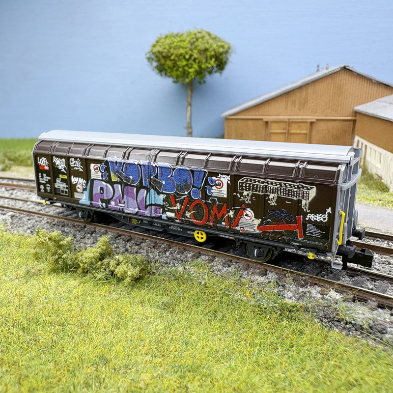 Wagon à parois coulissantes Hbbillns avec graffiti, SBB, Ep. VI - HOBBYTRAIN H24669 - N 1/160