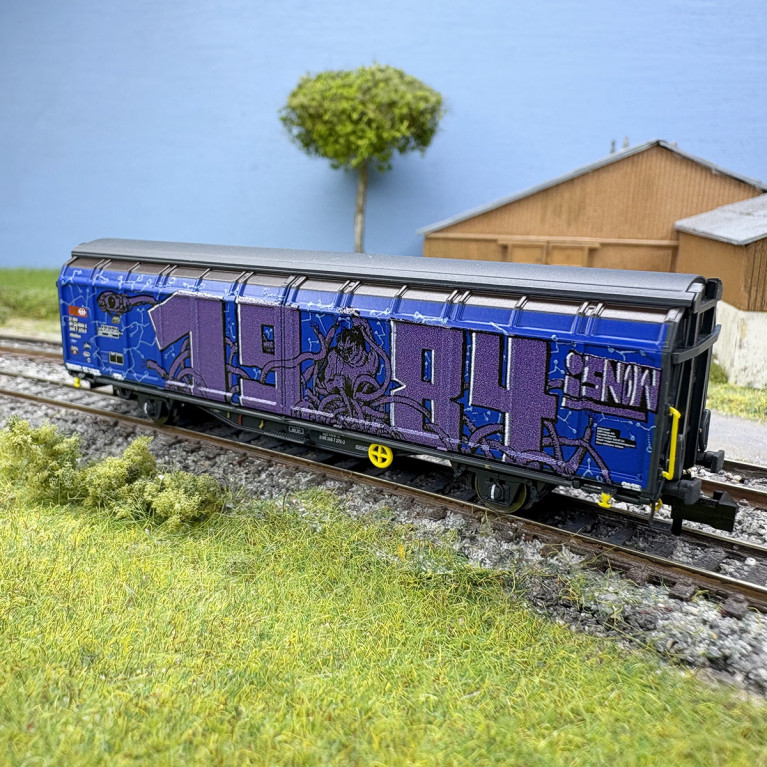 Wagon à parois coulissantes Hbbillns avec graffiti, SBB, Ep. VI - HOBBYTRAIN H24666 - N 1/160