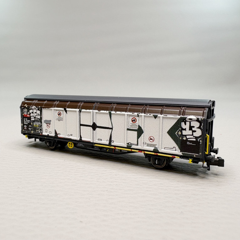 Wagon à parois coulissantes Hbbillns avec graffiti, SBB - HOBBYTRAIN H24663