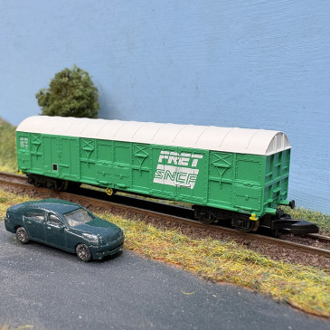 Wagon couvert transport de marchandises "logo FRET", SNCF, Ep. IV et V - AZAR MODELS W04-FR - Z 1/220