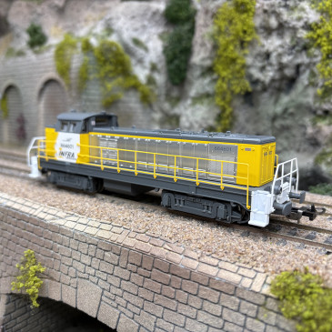 Loocmotive diesel BB 664601 "INFRA", logo casquette, SNCF, Ep. V - PIKO 96182 - HO 1/87