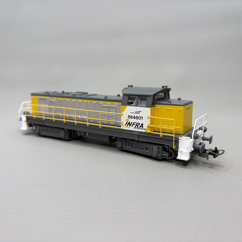Locomotive diesel BB 664601 "INFRA", logo casquette, SNCF - PIKO 96182